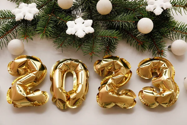 Figure 2023 Made Balloons Fir Branches Christmas Decor Grey Background — Stock Photo, Image