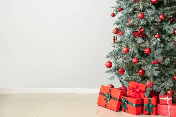 Christmas Tree Presents Light Wall — Stock Photo, Image