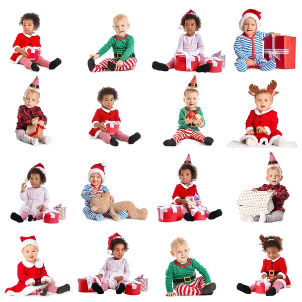 Ensemble Bébés Mignons Costumes Noël Avec Des Cadeaux Des Boules — Photo