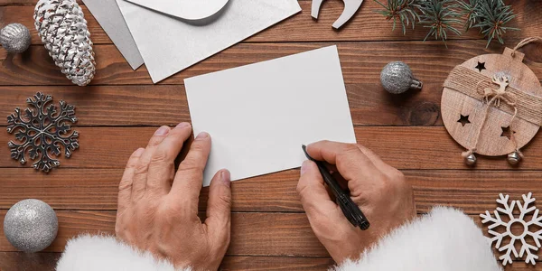 Санта Клаус Чистым Письмом Ручкой Деревянном Фоне — стоковое фото
