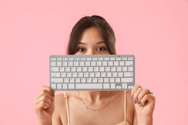 Young Asian Woman Computer Keyboard Pink Background Closeup — Stock Photo, Image