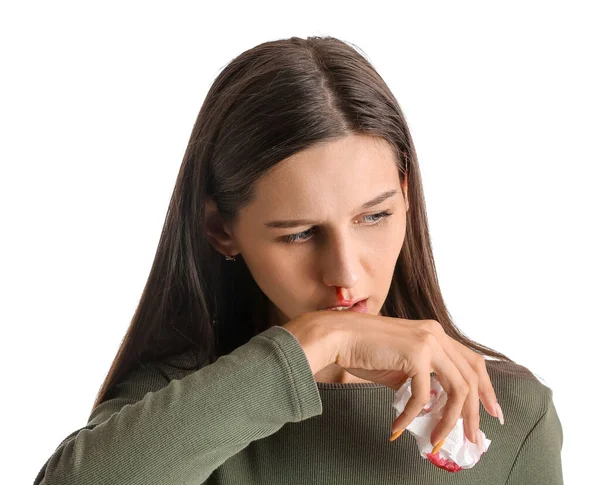 Mujer Joven Con Hemorragia Nasal Tejido Sobre Fondo Blanco Primer — Foto de Stock