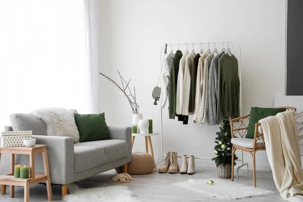 Stylish Interior Dressing Room Rack Warm Sweaters — Stock Photo, Image