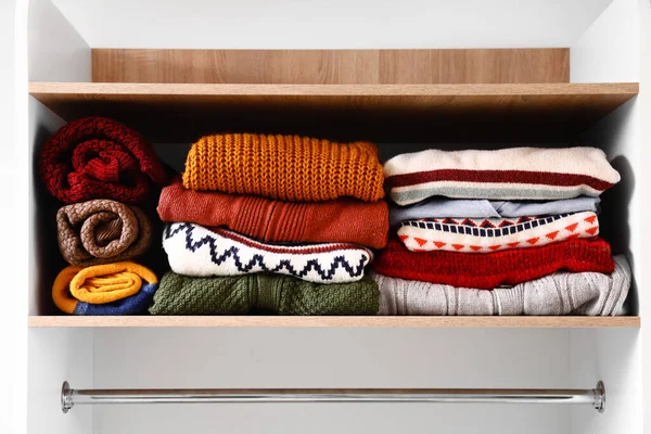 Warm Knitted Sweaters Shelf Wardrobe Closeup — Stock Photo, Image