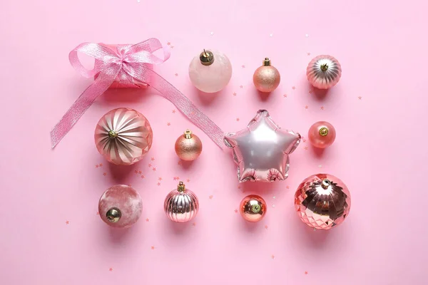 Composition Beautiful Christmas Balls Gift Balloon Pink Background — Stock Photo, Image