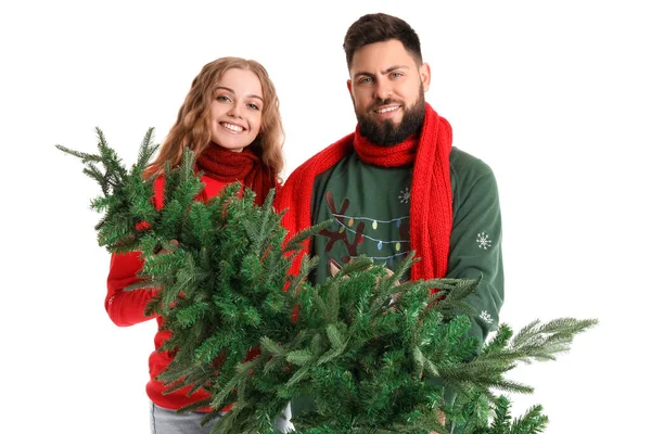 幸福的年轻夫妇 背景是白色的圣诞树 — 图库照片