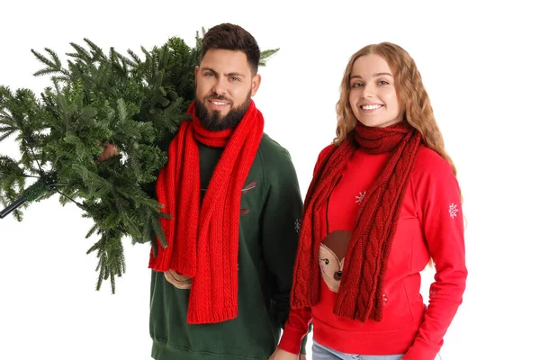 Glückliches Junges Paar Mit Weihnachtsbaum Auf Weißem Hintergrund — Stockfoto