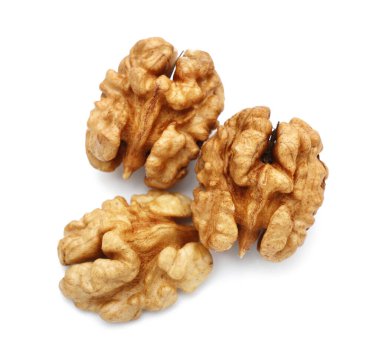 Beyaz arka plan üzerinde taze ceviz badem