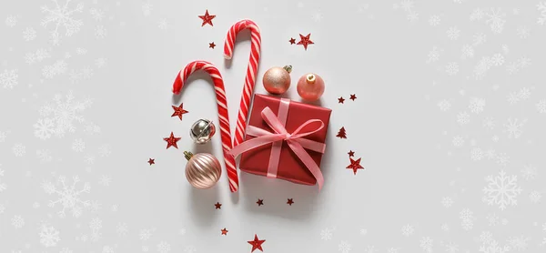 Összetétel Karácsonyi Ajándék Dekorációk Cukornád Könnyű Háttér — Stock Fotó