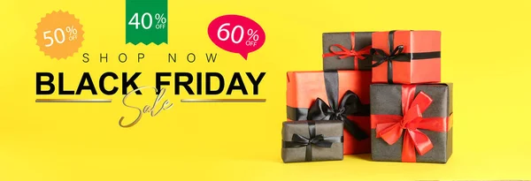 Geschenkboxen Und Text Schwarzer Freitag Auf Gelbem Hintergrund — Stockfoto