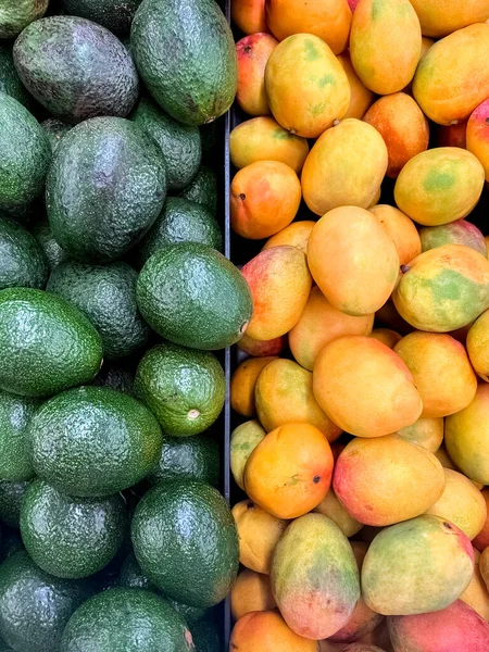 Sabrosos Aguacates Mangos Como Fondo — Foto de Stock