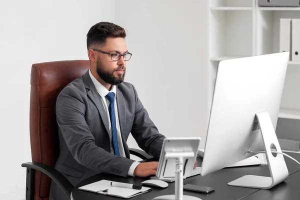 Handsome Bank Manager Working Computer Office — Stock Photo, Image