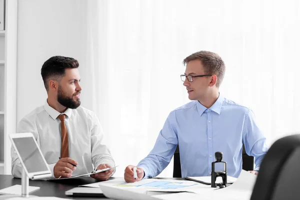 Male Bank Manager Working His Colleague Table Office — Stock Photo, Image