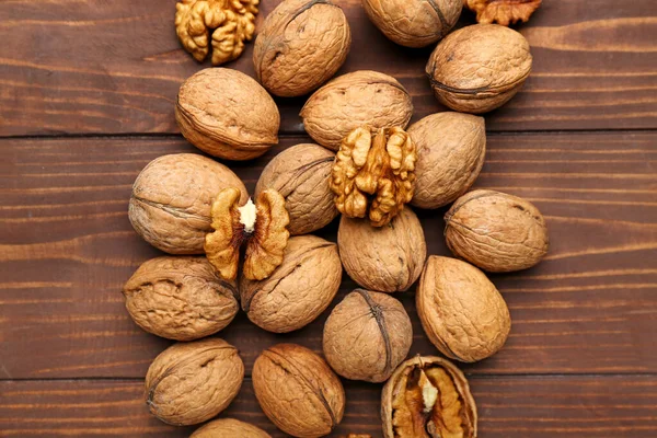 Whole Peeled Walnuts Wooden Background Closeup — Stock Photo, Image