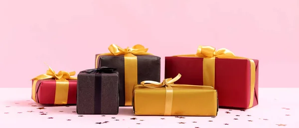 Verschiedene Geschenkboxen Auf Rosa Hintergrund — Stockfoto