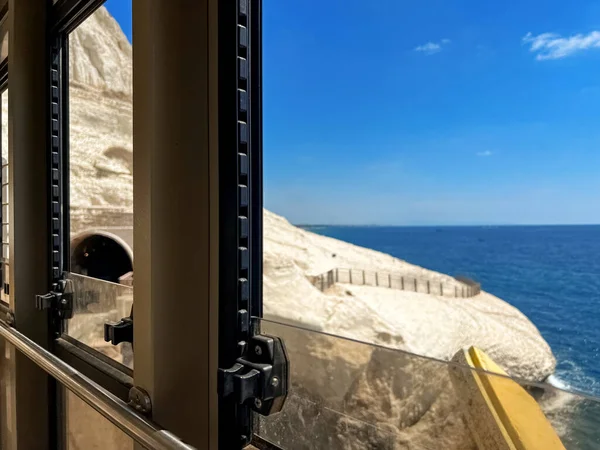 Prachtig Uitzicht Zee Vanuit Kabelbaan Cabine — Stockfoto