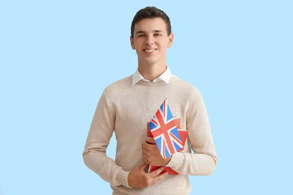 Teenage Chlapec Britskou Vlajkou Modrém Pozadí — Stock fotografie