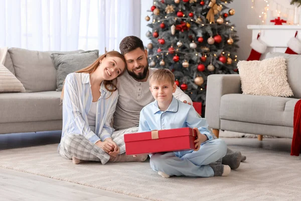 Happy Parents Little Son Christmas Present Home — Stock Photo, Image