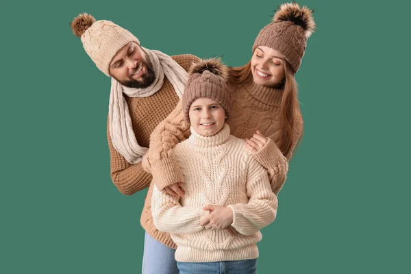 Happy Parents Little Son Warm Clothes Green Background — Stock Photo, Image