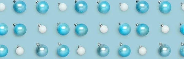 Bellissimo Modello Natale Design Con Palle Sfondo Blu — Foto Stock