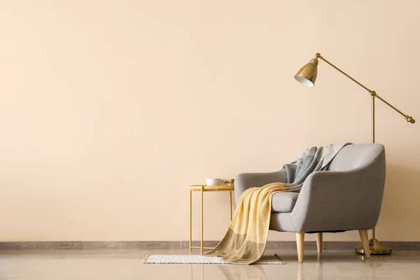 Stylish Armchair Plaid Floor Lamp Color Wall — Stock Photo, Image