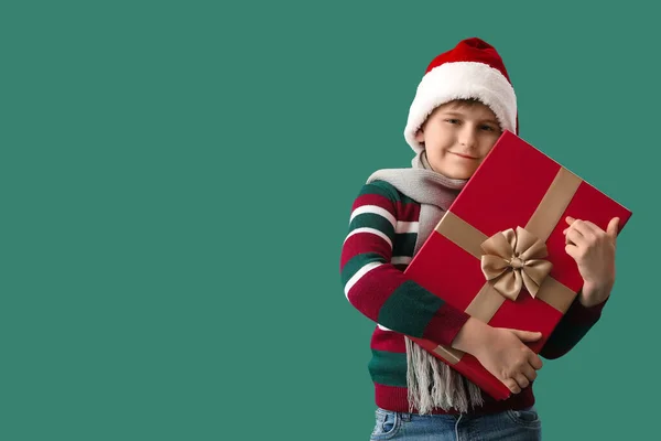 Petit Garçon Dans Chapeau Père Noël Avec Cadeau Noël Sur — Photo