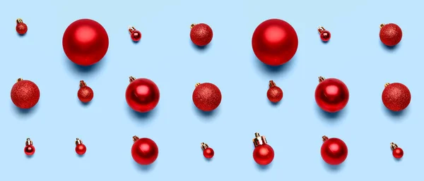 Bolas Natal Vermelho Fundo Azul Claro Padrão Para Design — Fotografia de Stock