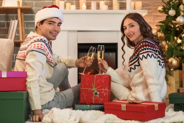 Young Couple Love Glasses Champagne Fireplace Home Christmas Eve — Stock Photo, Image