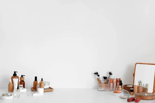 Set Van Cosmetica Make Accessoires Lichte Achtergrond — Stockfoto