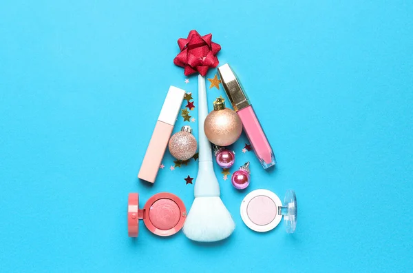 Christmas Tree Made Makeup Products Decor Blue Background — Stock Photo, Image