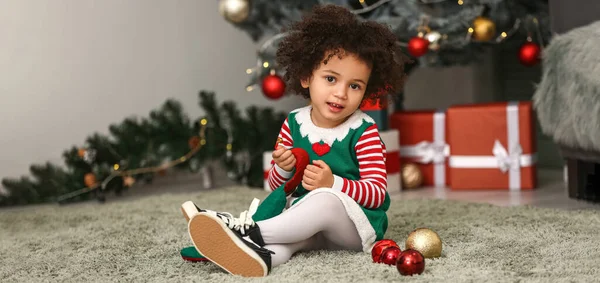 Little African American Girl Costume Elf Home Christmas Eve — Stock Photo, Image