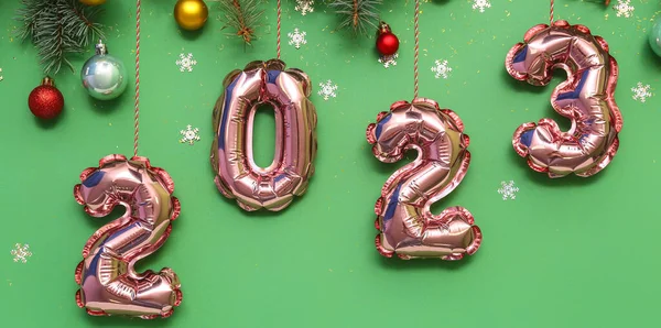 Balões Forma Figura 2023 Decorações Festivas Fundo Verde — Fotografia de Stock