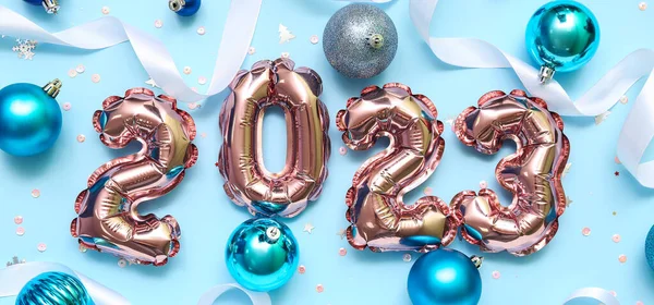 Balões Forma Figura 2023 Decorações Festivas Fundo Azul Claro — Fotografia de Stock