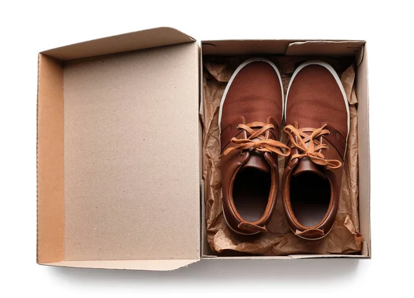 Caja Cartón Con Zapatos Masculinos Marrones Sobre Fondo Blanco —  Fotos de Stock