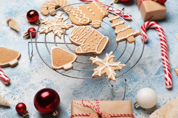 Grid Tasty Christmas Cookies Color Background Closeup — Stock Photo, Image