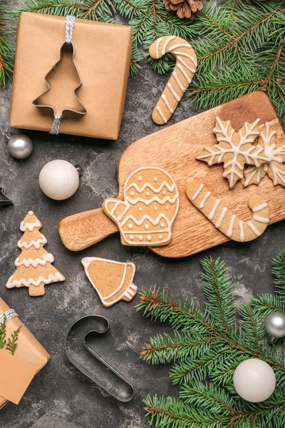 Wooden Board Tasty Christmas Cookies Gift Fir Branches Dark Background — Stock Photo, Image