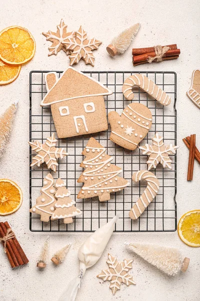 Grid Tasty Christmas Cookies Decorations Cinnamon Orange Slices Light Background — Stock Photo, Image