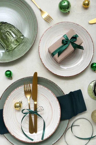 Beautiful Table Setting Christmas Balls Gift White Background — Stock Photo, Image