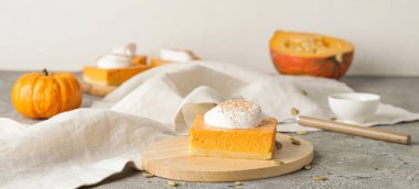 Masada lezzetli kabak pasta parçası