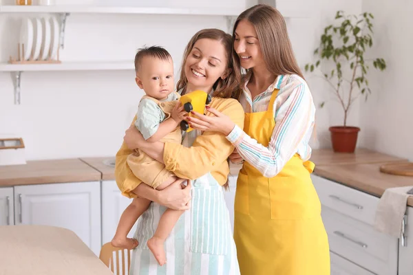 Happy Lesbian Couple Little Baby Toy Kitchen — Stock Photo, Image