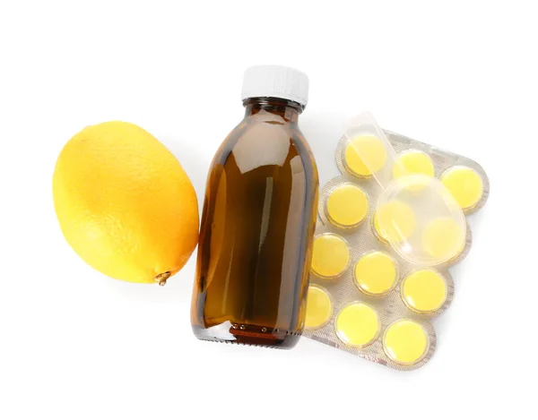 Pillole Mal Gola Sciroppo Tosse Cucchiaio Limone Sfondo Bianco — Foto Stock