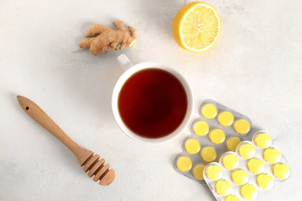 Cup Tea Pills Sore Throat Ginger Lemon White Background — Stock Photo, Image