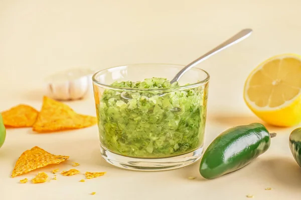 Bowl Tasty Green Salsa Sauce Color Background — Stock Photo, Image