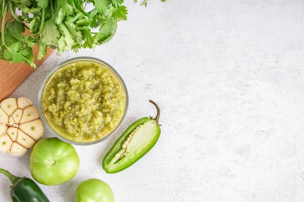 Bowl Tasty Green Salsa Sauce Ingredients Light Background — Stock Photo, Image