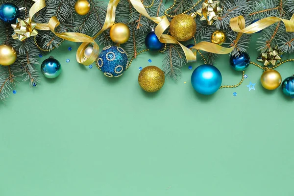 Composition Avec Branches Sapin Belles Boules Noël Sur Fond Couleur — Photo