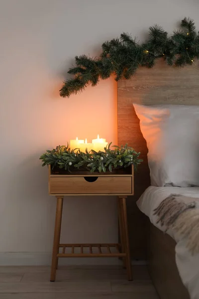Burning Candles Christmas Mistletoe Wreath Table Bedroom — Stock Photo, Image