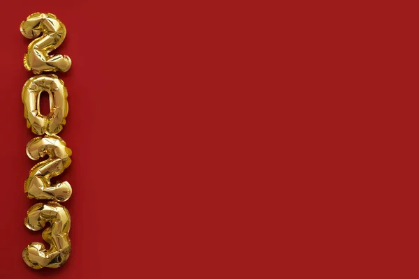 Figura 2023 Fatta Palloncini Sfondo Rosso — Foto Stock