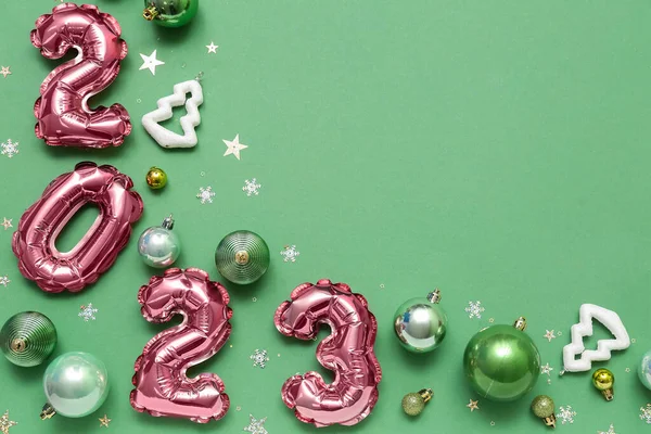 Figure 2023 Made Balloons Christmas Decorations Confetti Green Background — Stock Photo, Image