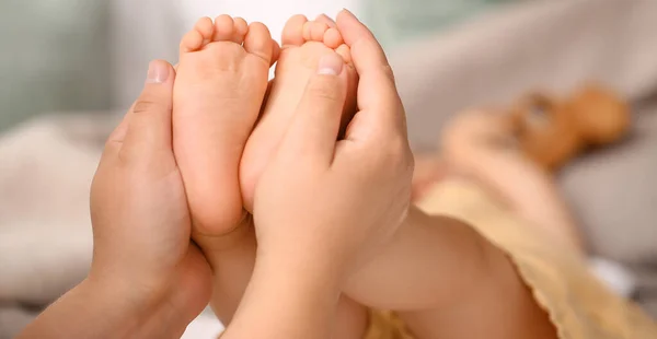 Mother Massaging Her Baby Feet Closeup — Stock Photo, Image