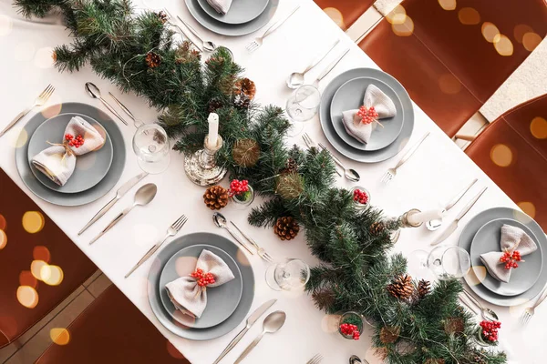 Weihnachtstisch Mit Tannenzweigen Esszimmer Draufsicht — Stockfoto